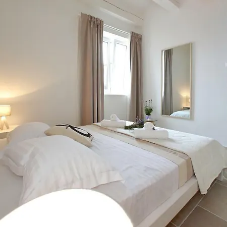 דירה Rita זאדאר